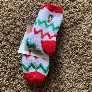 NWT - Women’s Fuzzy Socks 🆕